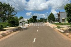 Bán đất thổ cư đường nhựa ngay uỷ ban phú long