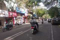 Bán nhà mặt phố lạc trung 79m2x5t 18 tỷ 0944523668 vip dòng tiền