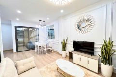 Tòa nhà dịch vụ, 11 phòng, 60tr tháng đường đê la thành. 0911554873.