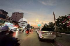 Mặt đường mương hồ sen vị trí cực đẹp sát ngã 3