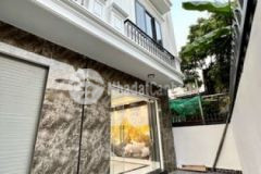 Nhà đẹp 4 tầng 46m2 sân cực thoáng tại hồ sen