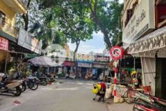 Bán nhà mặt chợ xanh kinh doanh ô tô tránh