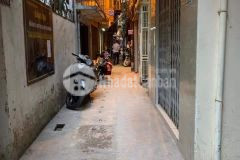 Chính chủ bán nhà giáp bát 35m2 5t ô tô đổ cổng sổ đỏ gần phố 4.95 tỷ