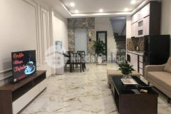 Bán nhà mặt ngõ cầu giấy 90 m2 ngõ thông ô tô vào nhà giá 18.5 tỷ