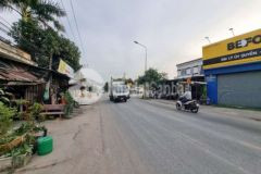 Đất nguyễn chí thanh khoảng 20m xây nhà ok