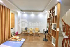 Bán nhà nguyễn đình hoàn, cầu giấy, hà nội. dt 32m2 x 5t, mt 5.2m. giá 4.8 tỷ.