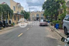 Bán căn nhà đường 10 m tại tân định bến cát