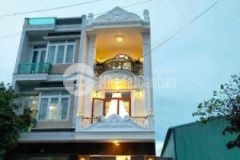 Nhà 2 lầu trệt sân xe hơi gần vincom dĩ an