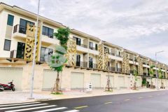 Nhà 3 tầng 177m2 vừa bàn giao đối diện khu dân cư