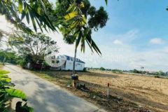 Kẹt tiền cần bán gấp lô đất mặt tiền sông kinh lộ