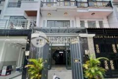 Nhà mặt tiền đường xe hơi thị trấn nhà bè