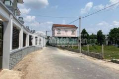 Mặt tiền đường nhựa số 28 ngay ubnd xã 134m2 2tỉ7