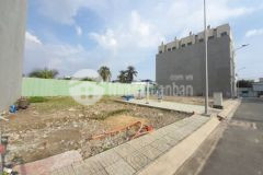 Chủ ngộp bank giảm mạnh 300 triệu lô đất full thổ