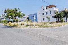 Chủ vỡ nợ bán rẻ lô góc megacity giá 520 triêu