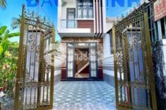 Nhà trệt lầu sân đậu ô tô hẻm 115 cmt8