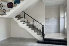 Bán nhà 2 tầng 2 mặt tiềngần trần hưng đạo4ty150