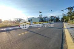 Lô đất hướng đông liền kề quảng trường la hà