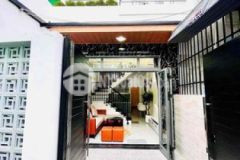 Bán nhà 2 tầng trưng nữ vương khu dân trí