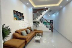 Bán nhà mới keng quận 10, 3 tầng 4x11 xe hơi đỗ cửa 7 tỷ tl