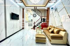 Vào ở ngay bán nhà 4 tầng hxh lê văn sỹ, q3, 42m2 3.8x11m, 7.2 tỷ