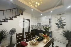 Bán nhà lô góc ngõ 35 phan kế bính, nhà đẹp gần phố, dt 52m2 mt 4.5m giá 7.9 tỷ