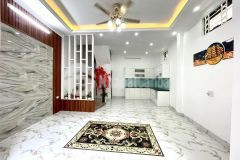 Chỉ 2.85 tỷ đã có nhà 5 tầng tứ hiệp ô tô nhỏ đỗ cổng