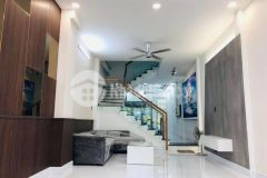 Bán gấp nhà mặt tiền thach lam, giá rẻ hơn thị trường rất nhiều