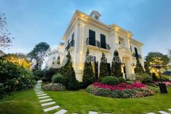 Bán biệt thự tây hồ vip. hàng xóm toàn quan chức nhà nước. dt 370m2. giá 186 tỷ