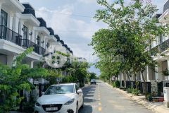 Shophouse 1 trệt 3 lầu chỉ 30m2 sổ hồng riêng mặt tiền đt 835, chợ gò đen