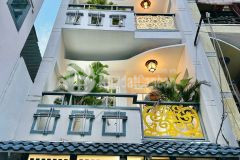 Bán nhà mặt tiền huỳnh văn bánh, p.11, q. pn, dt12x10nh15mm, 4 lầu