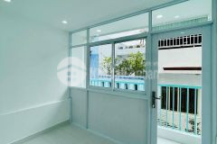 Cach mặt tiền huỳnh van banh chi vai buoc chan hem xe hoi ngay truoc nha, 4 tang đu