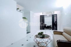 Đại la, hai bà trưng nhà đẹp 2 thoáng gần chợ ô tô 39m2 x 5 tầng chỉ 3 tỷ hơn