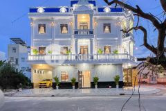 Bán nhà góc vị trí cực đẹp 1 trệt 3 lầu đúc với 2 mặt tiền góc đường b24 và đường b11 kdc hưng phú