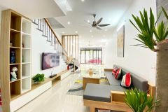 Bán gấp nhà phố hồng tiến, bồ đề, 32m2, 5 tầng, ô tô, full nội thất, nhỉnh 4 tỷ