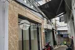 Bán gấp nhà 1t 1l ngay đ.tạ quang bửu p.5 q.8 hcm