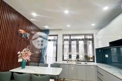 Xe hơi lướt qua nhà, 3 tầng btct, 3 phòng ngủ, nhà nguyễn văn đậu.