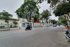 Hiếm có khó tìm chuyển nhượng nhà 113m đối diện bến xe gia lâm giá đầu tư