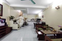 Bán nhà phố bát khối, long biên 44m2x3,5 tầng, giá 5,55 tỷ mặt phố kinh doanh ô tô tránh.