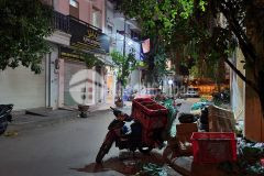 Bán nhà trần khát chân 47m2. 5 tầng. oto thang máy 9.3 tỷ