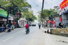 Cần bán 139m đất mặt phố nguyễn hoàng tôn vị trí đẹp giá tốt đầu tư