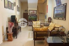 Cần bán nhà dương quảng hàm mặt ngõ oto dt 50m2 giá nhỉnh 6 tỷ kinh doanh