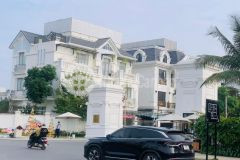 Bán đất phố viêt hưng, ô tô đỗ cửa, 30m2 nhỉnh 2 tỷ