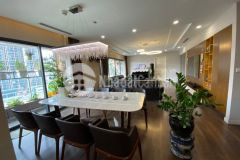 Hiếm căn hộ biệt thự sân vườn,120m2,3 ngủ 1 ban công 20m, hàng xóm royal city6,x ty