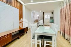 Nhà xinh đón tết thịnh quang, 30m2 x 5 tầng, 3.3 tỷ, nội thất, chính chủ, 10m ô tô.