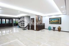 Bán nhà đường lạc long quân đoạn cuối khu biệt thự vườn đào tây hồ