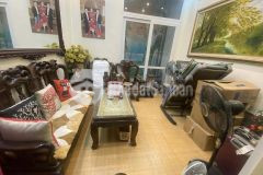 Cần bán căn nhà mặt ngõ trường chinh, 40m 4 tầng giá 4 tỷ.