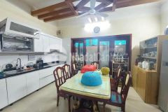 Bán rất gấp nhà tây hồ. oto vào nhà. 135m2 giá 12.6tỷ có thương lượng.