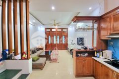 Chủ cần bán gấp nhà vương thừa vũ 42 m2, 4 ngủ, ô tô 20m, chỉ nhỉnh 4 tỷ.