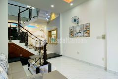 Hẻm 3.5m, trần hữu trang, 4 x 10.2m, 2 lầu, chỉ 5.2 tỷ, phú nhuận