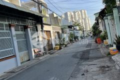 Bán nhà 130m2 ngang 5.5m đường nhựa ôtô tránh nhau phạm hữu lầu chỉ 6.8 tỷ. lh 0972998989